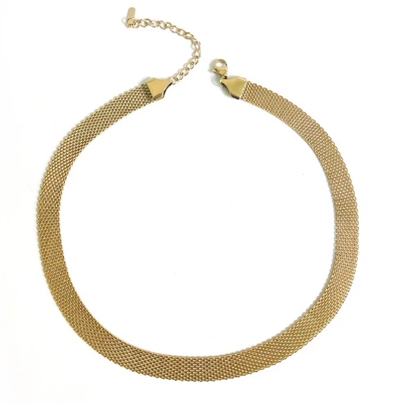 NEW 18K GOLD TEXTURE CHOKER NECKLACE, NICE NECKLACE, CUTE NECKLACE - Picture 3 of 4